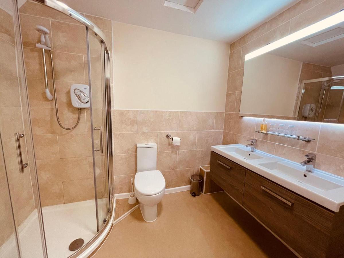 Llanfyllin Cain Valley Hotel מראה חיצוני תמונה