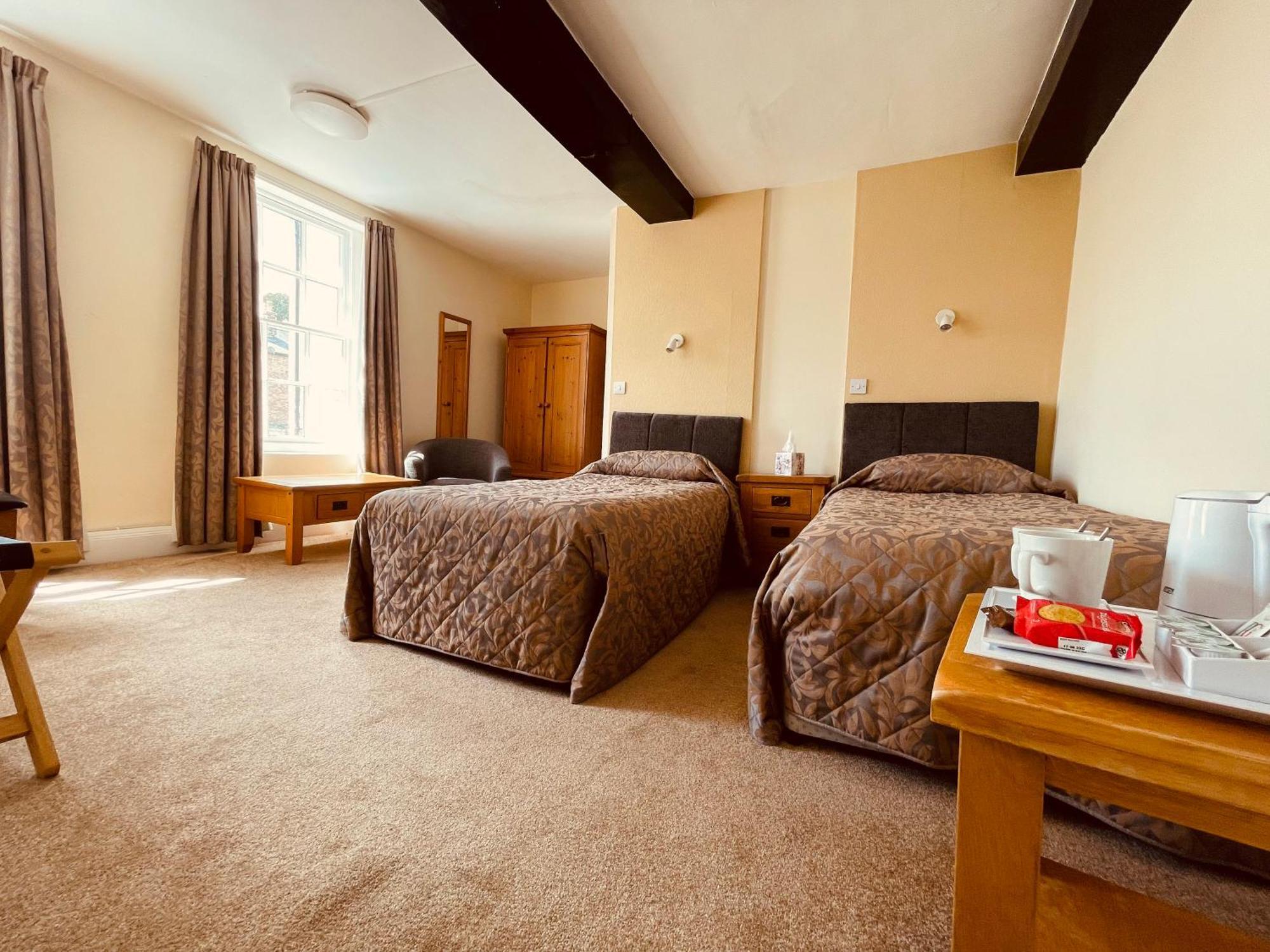 Llanfyllin Cain Valley Hotel חדר תמונה